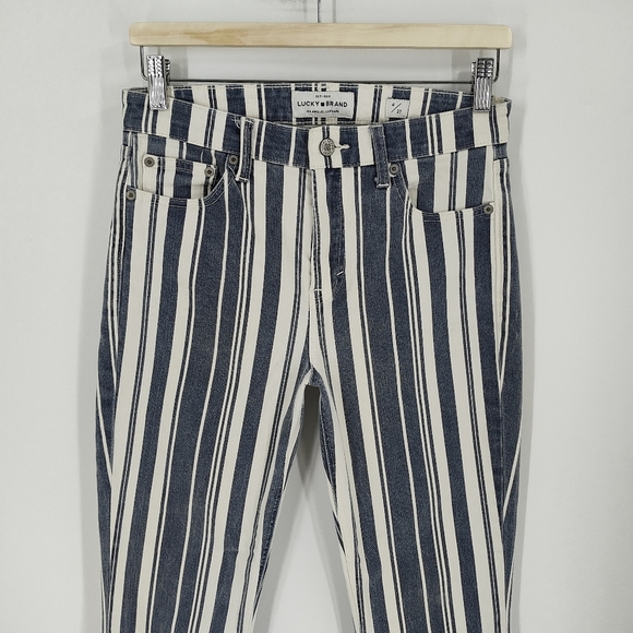 Lucky Brand | "Bridgette Mini Boot" jeans - Picture 3 of 9